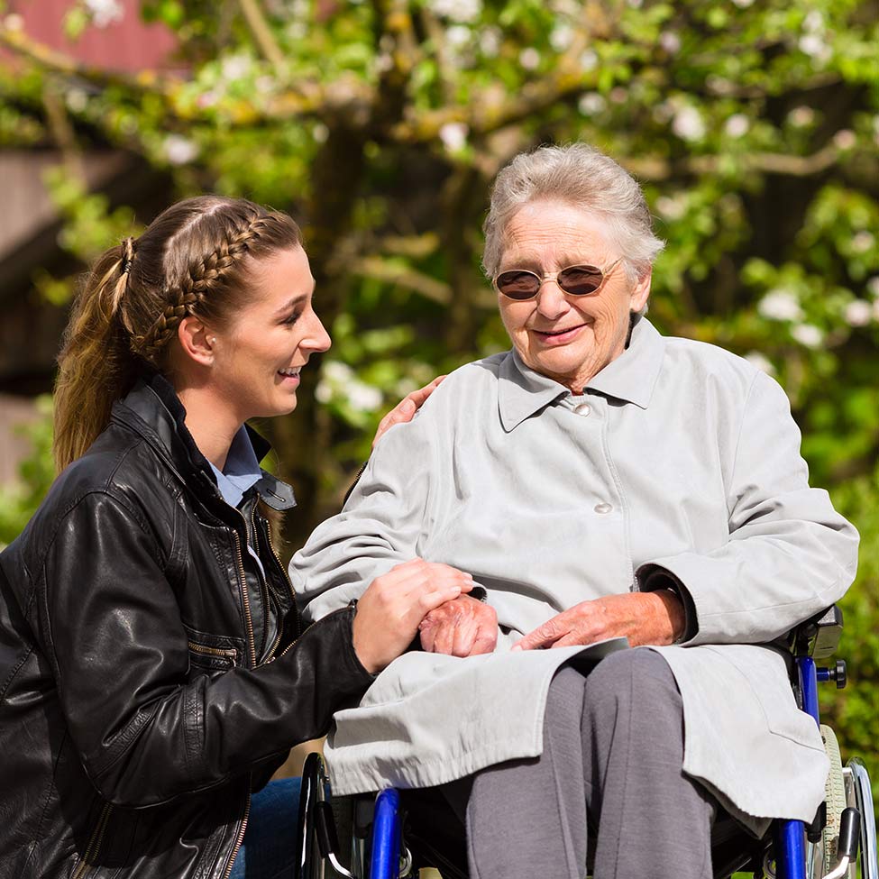 Bild Patient mit Pflegekraft